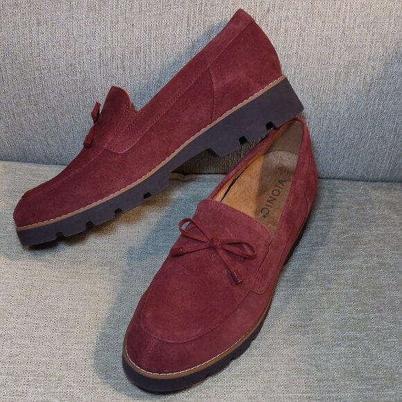 Vionic Finley Slip On Loafer In Syrah Women's SIZE 9 - Picture 1 of 7